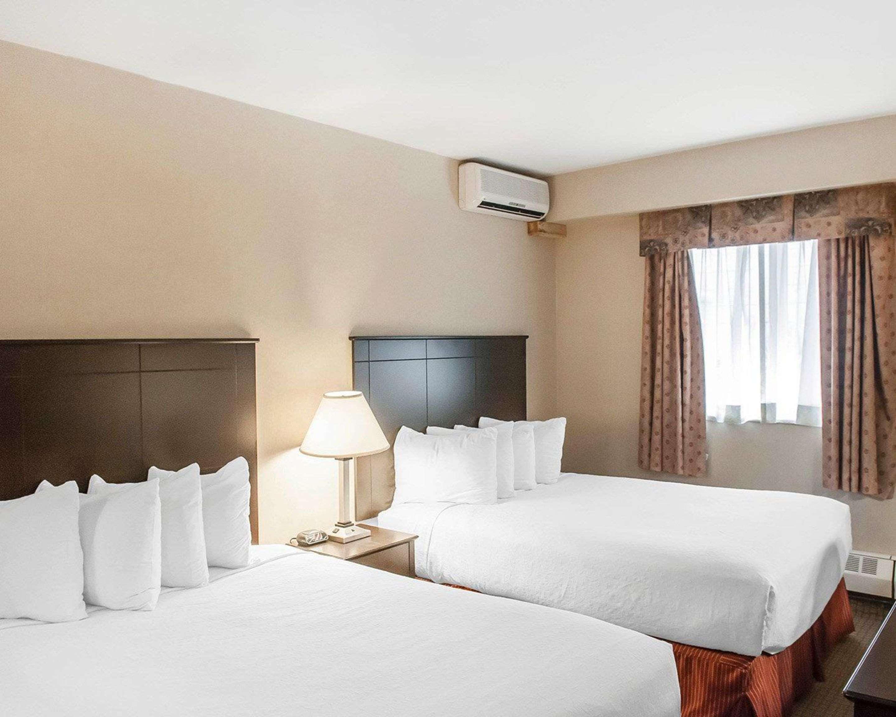 Hotel Econo & Downtown Toronto