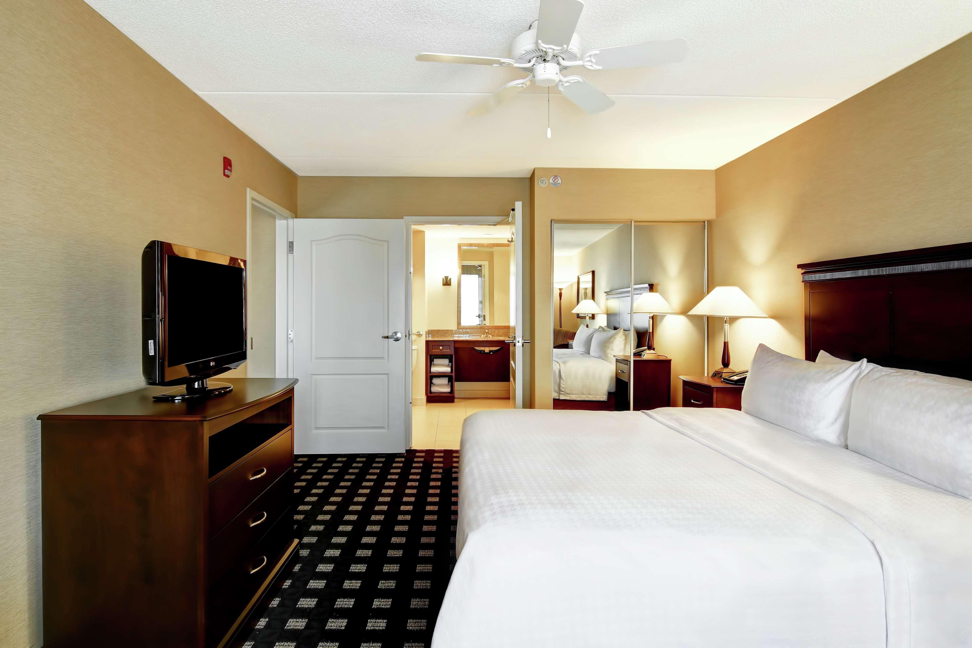 Homewood By Hilton Airport Corporate Centre 3*