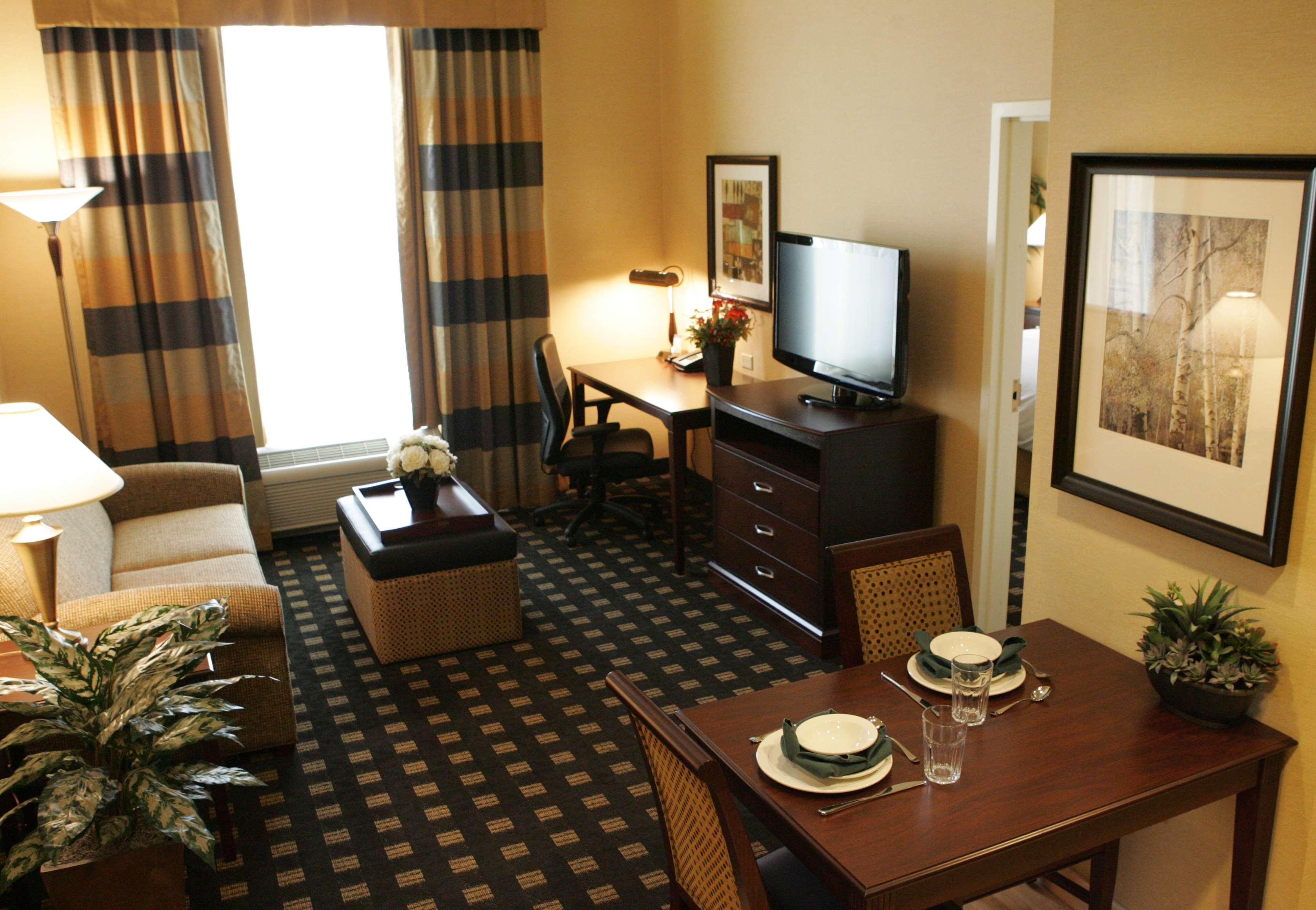 Hotel Homewood By Hilton Airport Corporate Centre