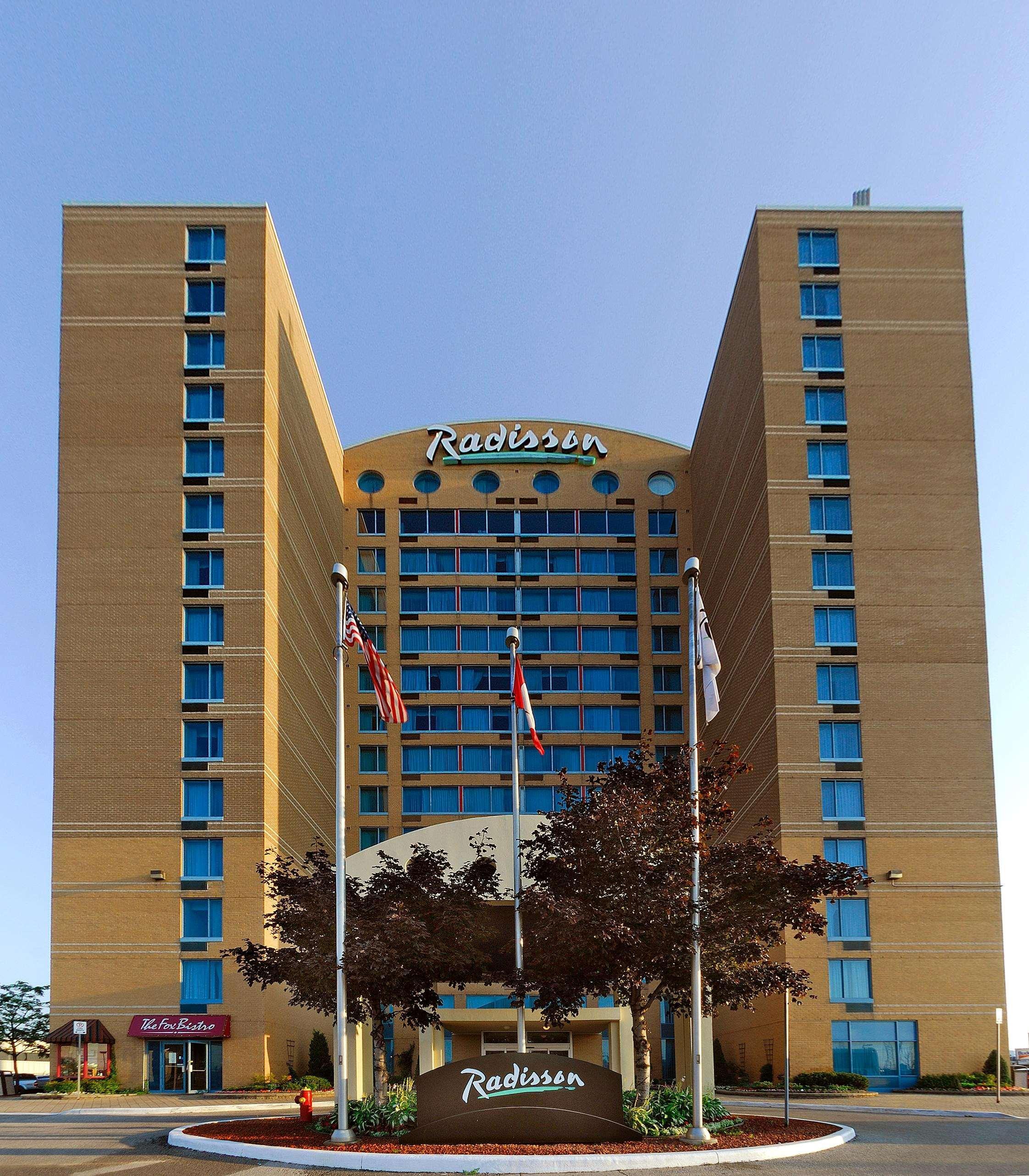 Hotel Radisson Airport 3*