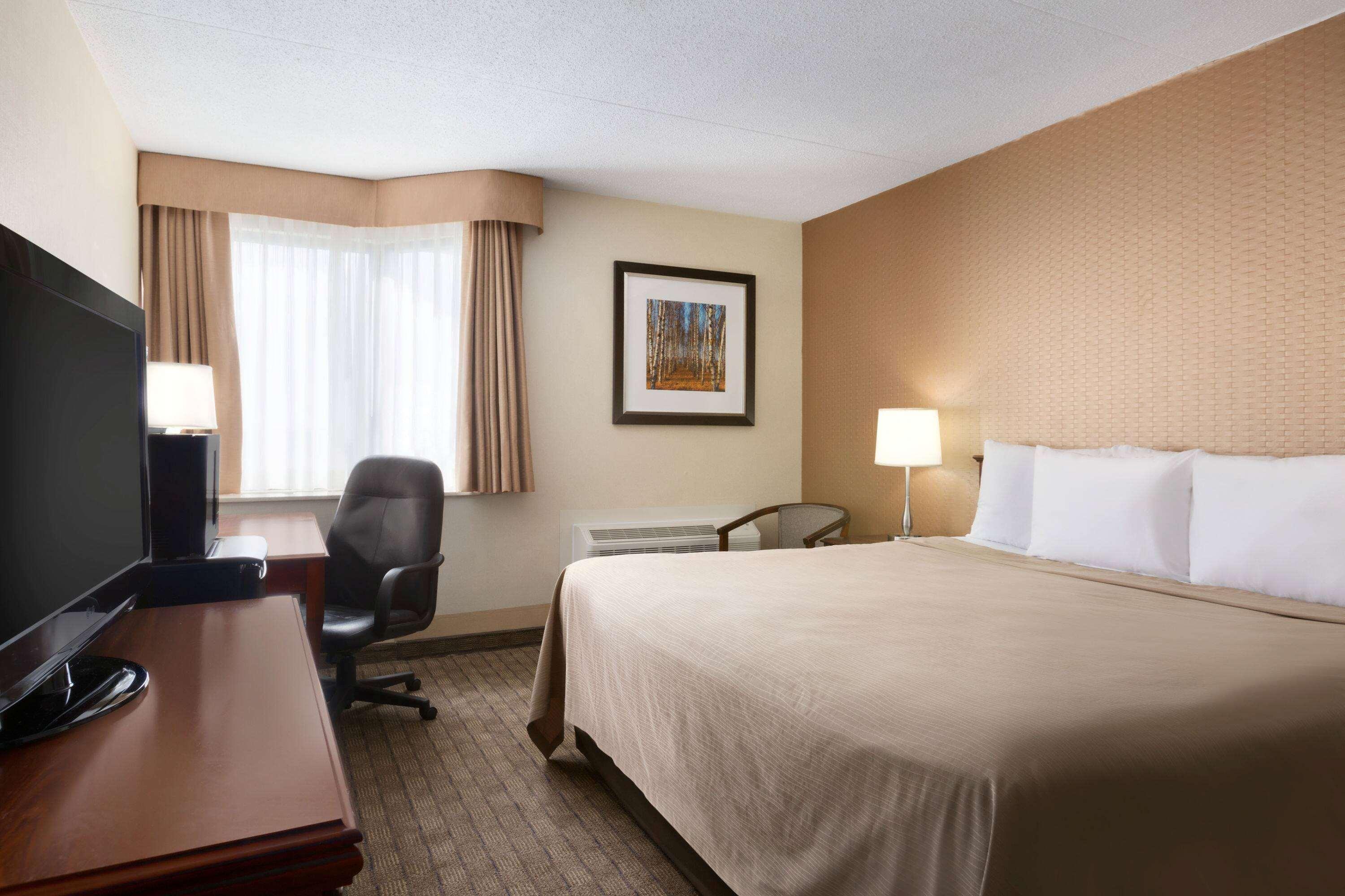 Travelodge By Wyndham East Toronto