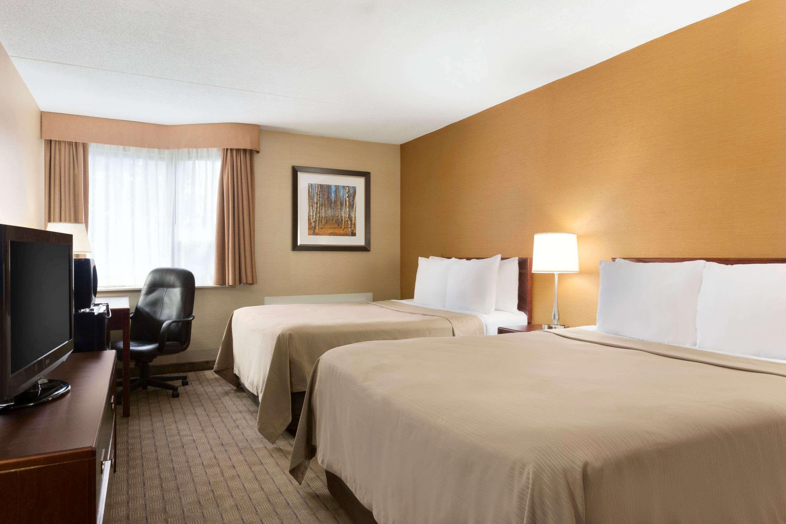 Travelodge By Wyndham East