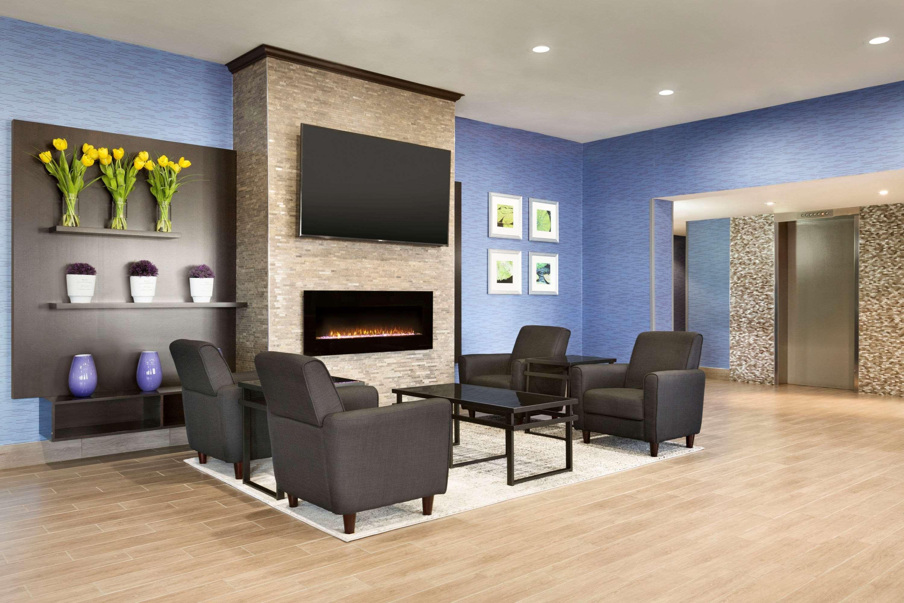 Hotel Travelodge By Wyndham East 2*