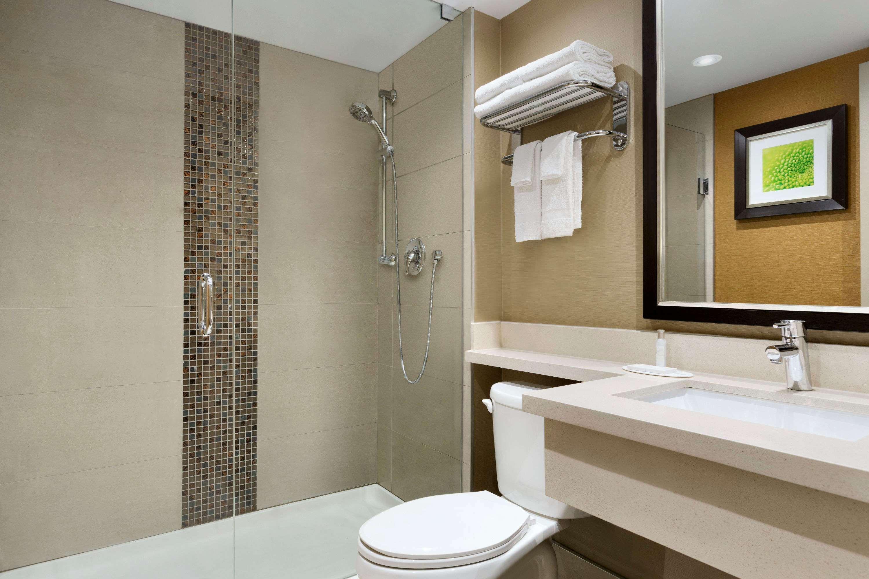 Travelodge By Wyndham East Hotel Toronto