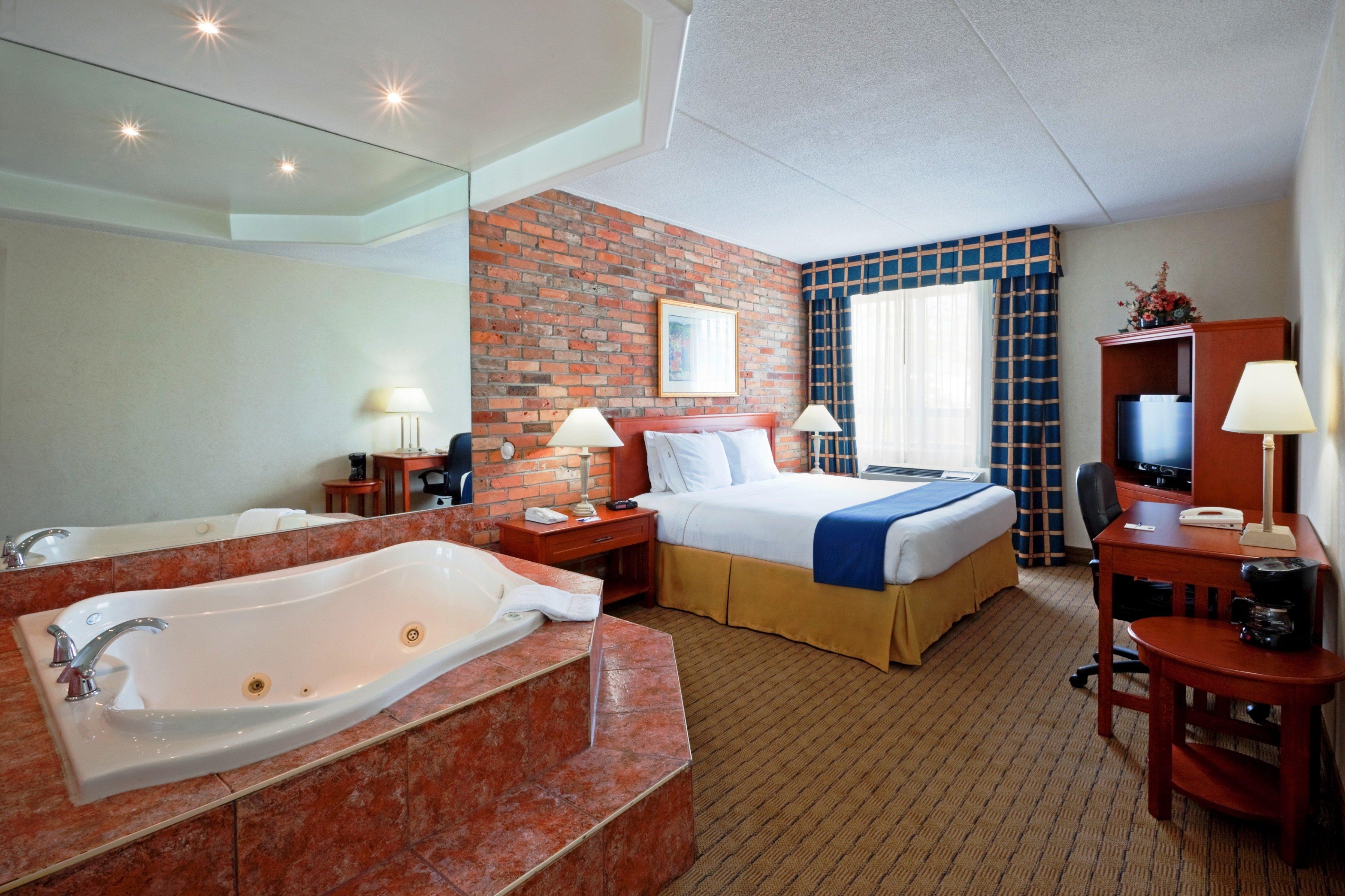 Express East, An Ihg 2* Toronto