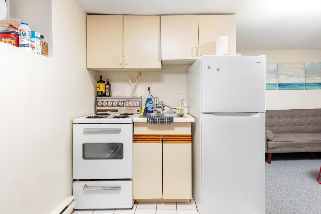 For Rent Beside U Of T Guest house Toronto