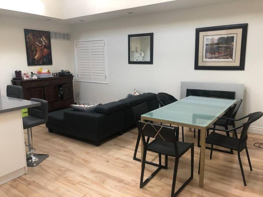 Apartment 2 Bedroom Beaches Big Backyard Toronto
