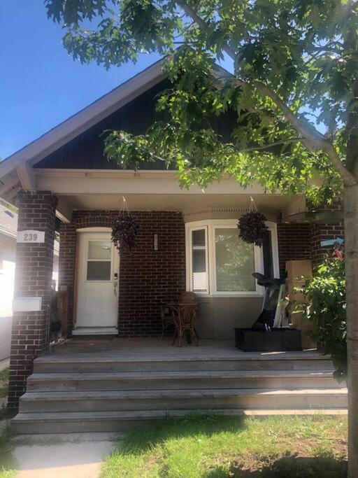 Apartment 2 Bedroom Beaches Big Backyard Toronto