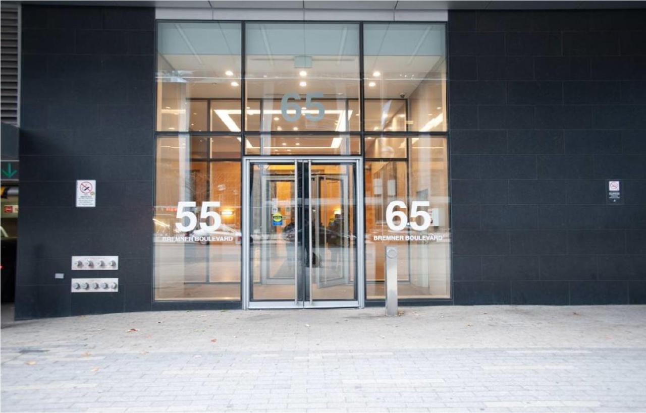 Homestay Downtown Core Two Bedroom With Cn Tower View, Free Parking Toronto