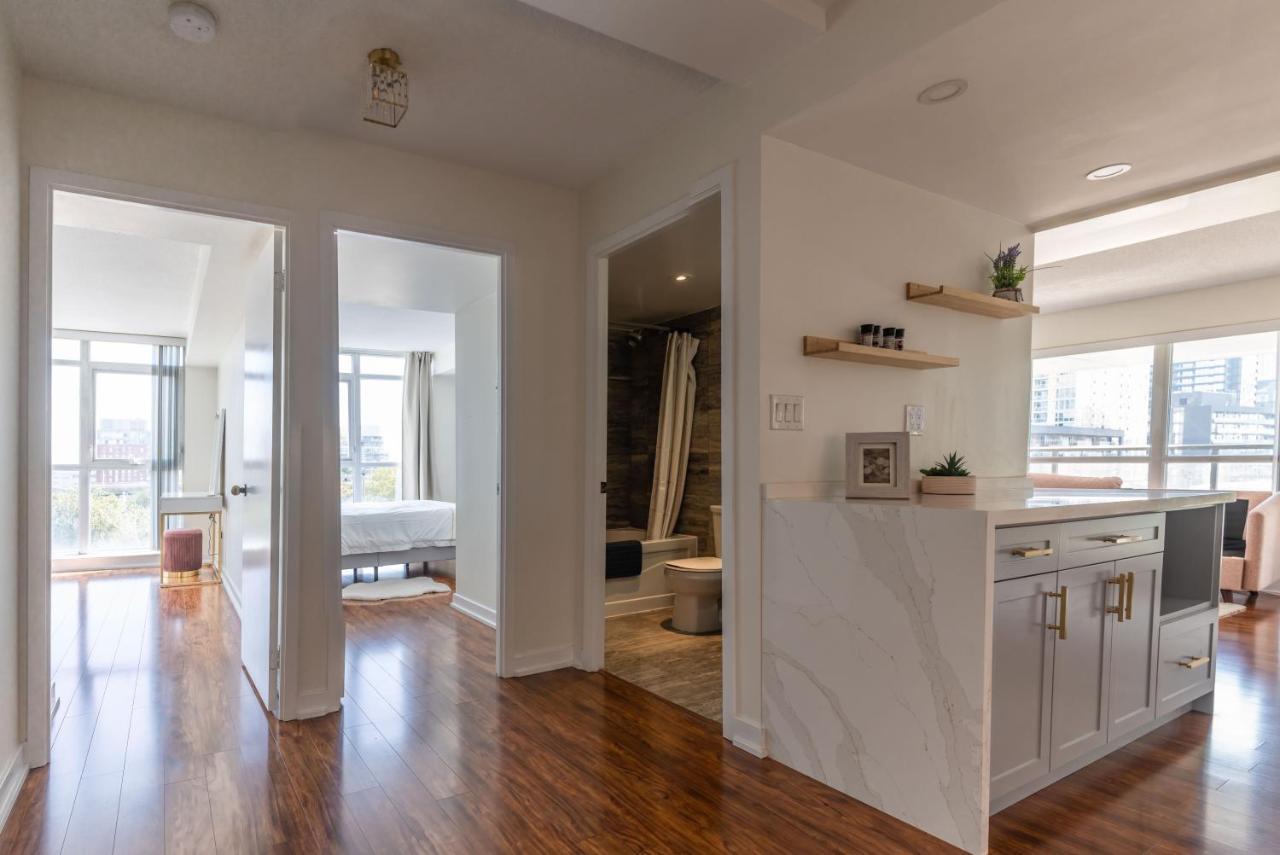 Apartment Large 2 Bedrooms Besides Cn Tower