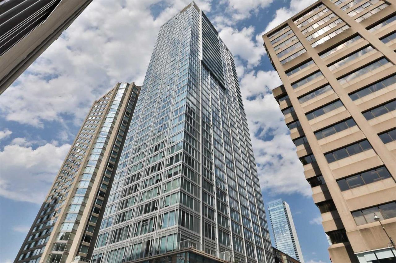 2 Bedroom Den * Toronto