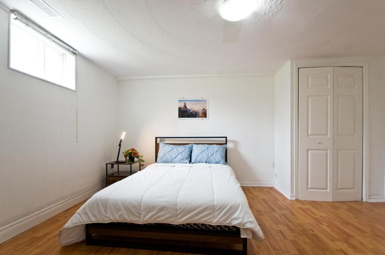 2 Bedroom Apartment Toronto
