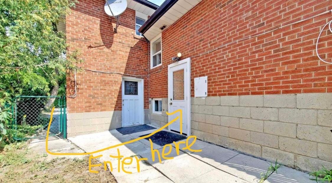 Cozy & Convenient 2-bedroom With Private Entrance * Toronto