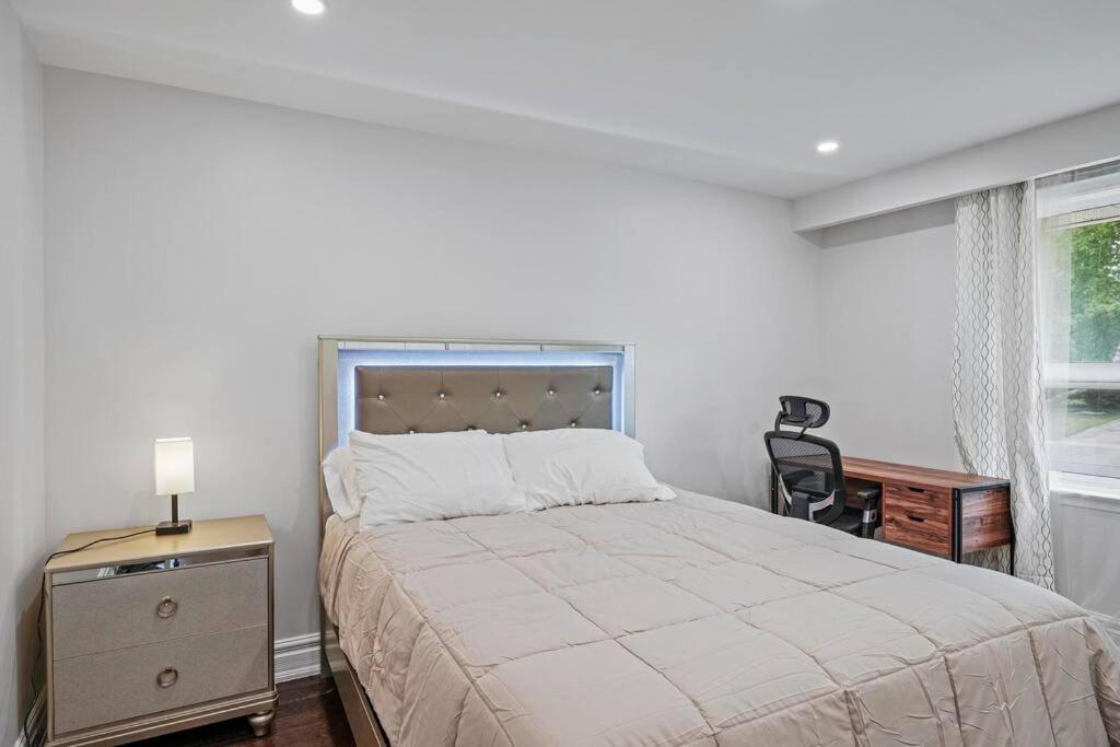 Luxury In With Walkout Patio And Free Parking