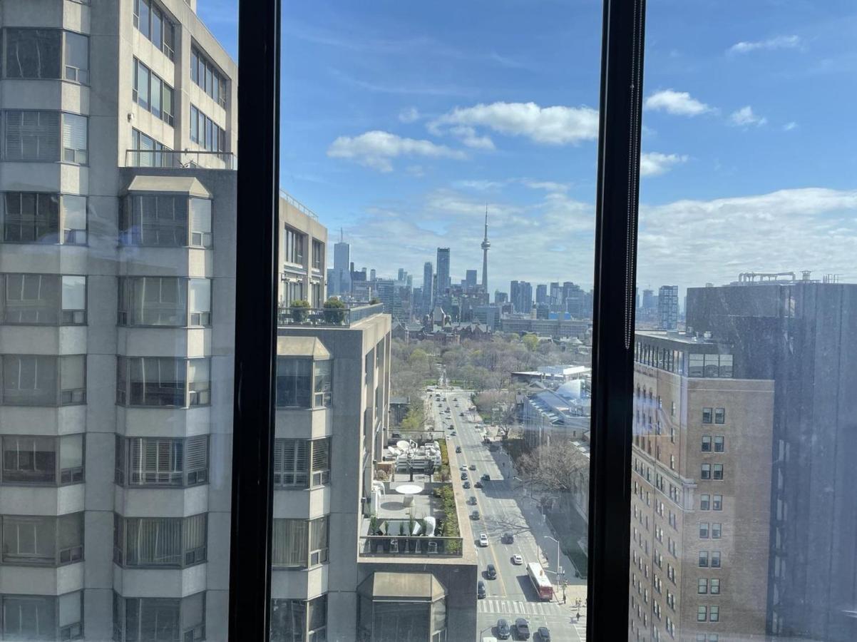 2 Bedroom Den * Toronto