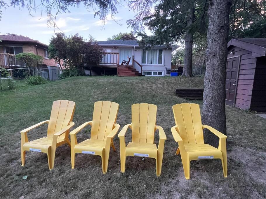 Luxury In With Walkout Patio And Free Parking Toronto
