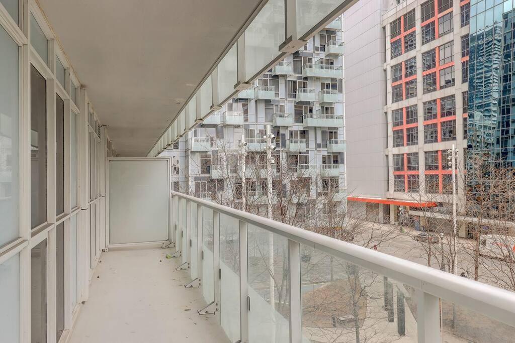 Planurstay - 2br & 2bth 300 Front Street West Apartment