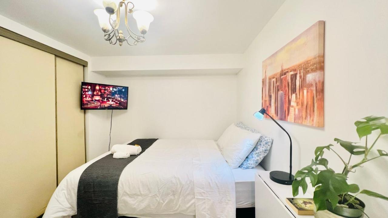 - Free Parking Bed & Breakfast *
