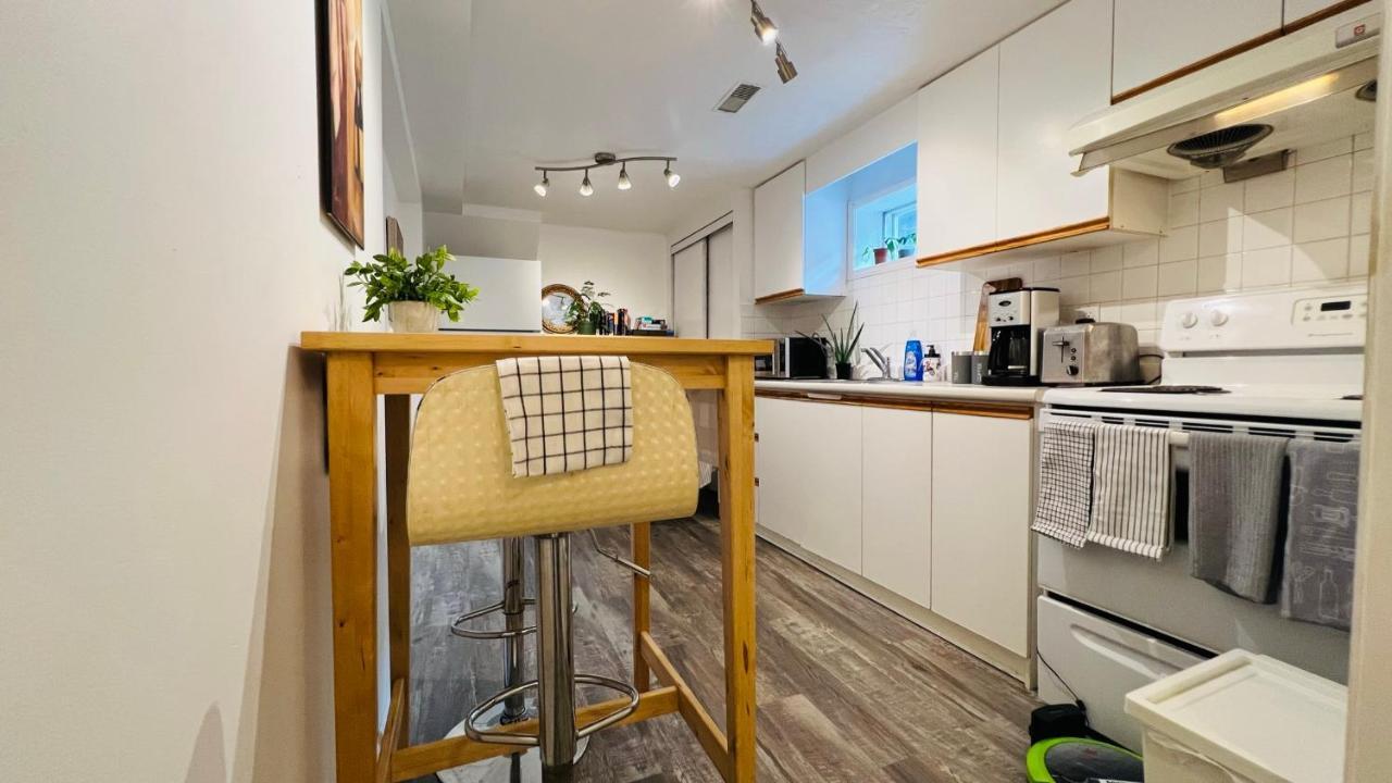 - Free Parking Bed & Breakfast *