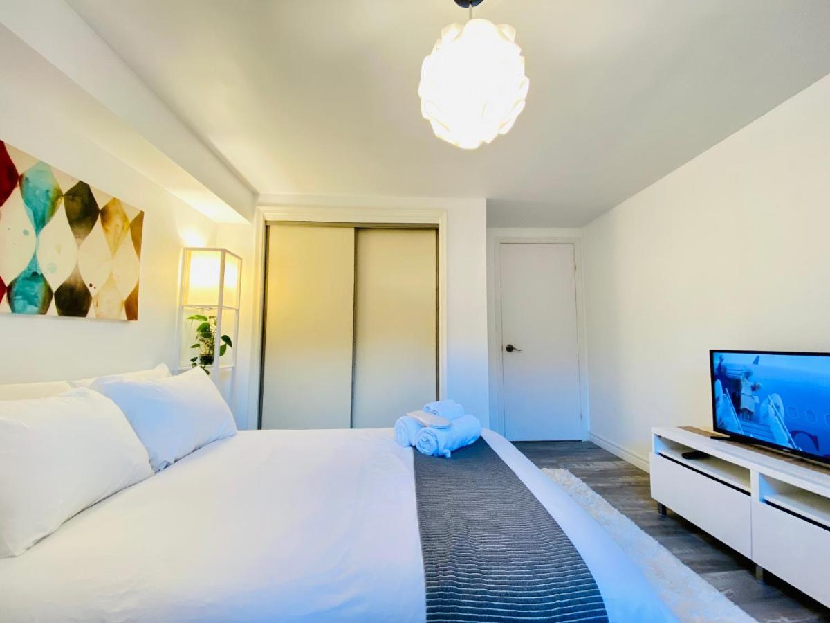 Bed & Breakfast - Free Parking Toronto