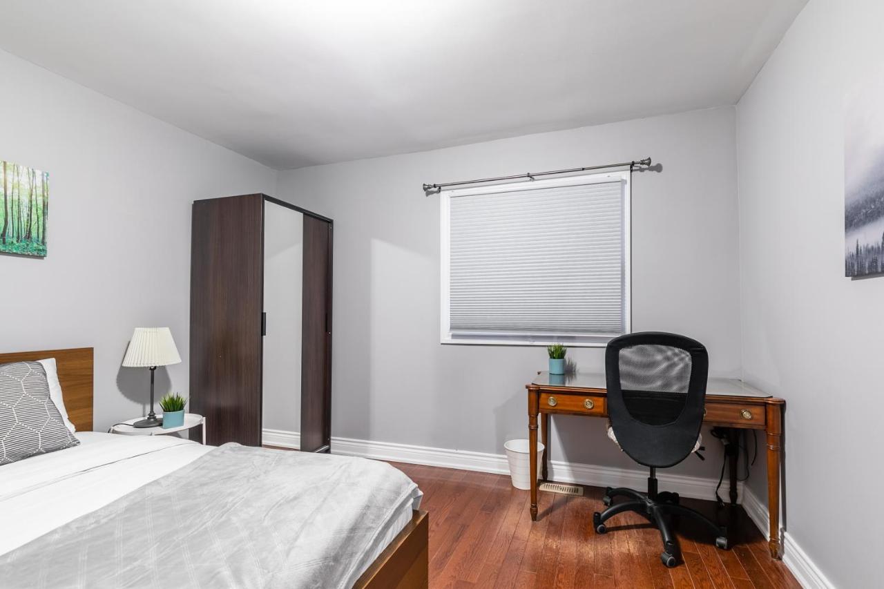 Modern 3br Apt In The Heart Of Trinity Bellwoods * Toronto