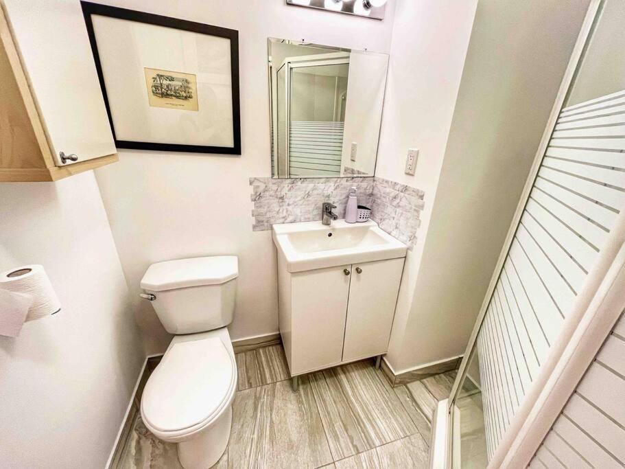 Beach Studio With Private Detached Bathroom Apartment *