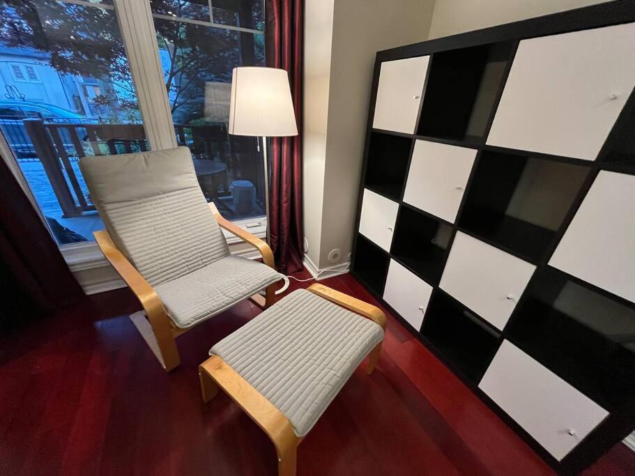 Beach Studio With Private Detached Bathroom Toronto