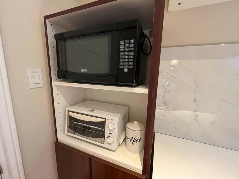 Beach Studio With Private Detached Bathroom Apartment Toronto