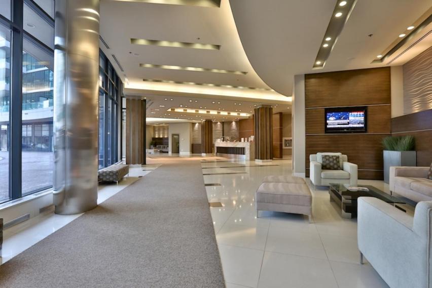 Apartment Breathtaking Cn Tower & Lakeview In Heart Of Dt
