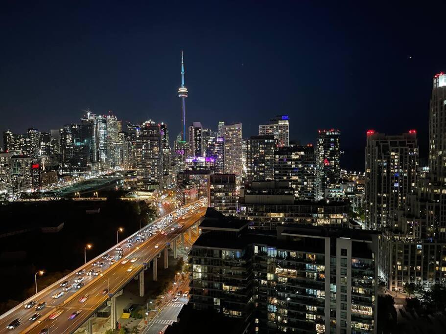 Penthouse With Stunning Views Apartment Toronto