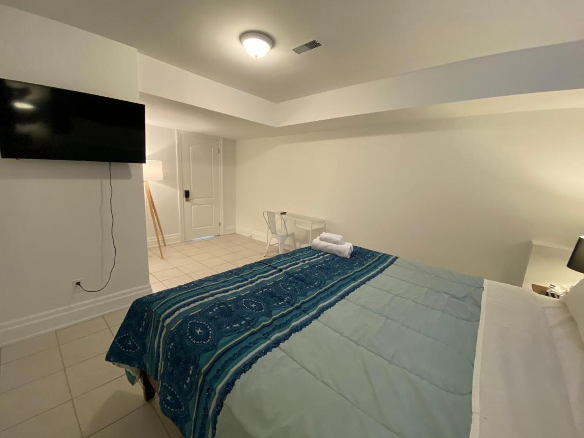 Yorkmills And Bayview !c Spacious Modern Private Bdr With Shared Bathroom Homestay Toronto