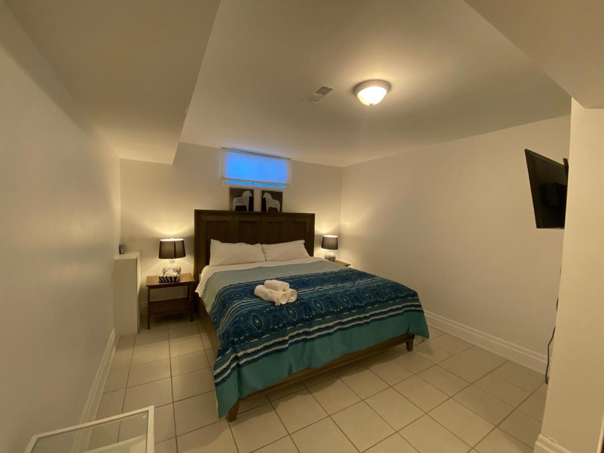 Homestay Yorkmills And Bayview !c Spacious Modern Private Bdr With Shared Bathroom Toronto