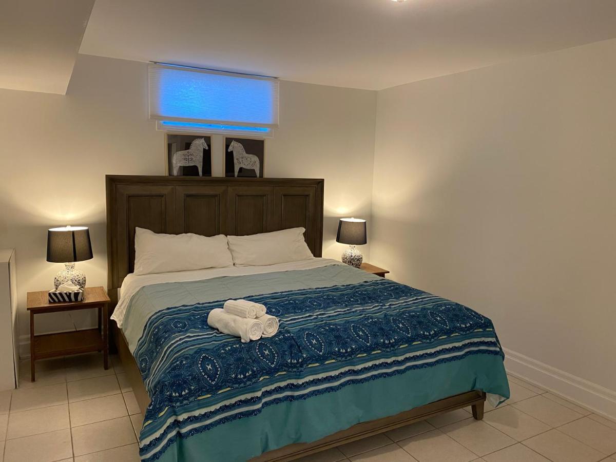 Homestay Yorkmills And Bayview !c Spacious Modern Private Bdr With Shared Bathroom Toronto