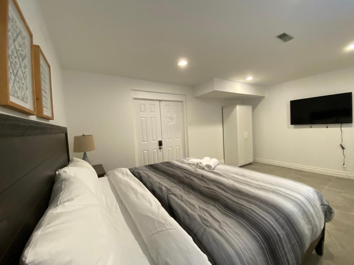 Yorkmills And Bayview !b Spacious And Stylish Private Bdr With Shared Bathroom Homestay *