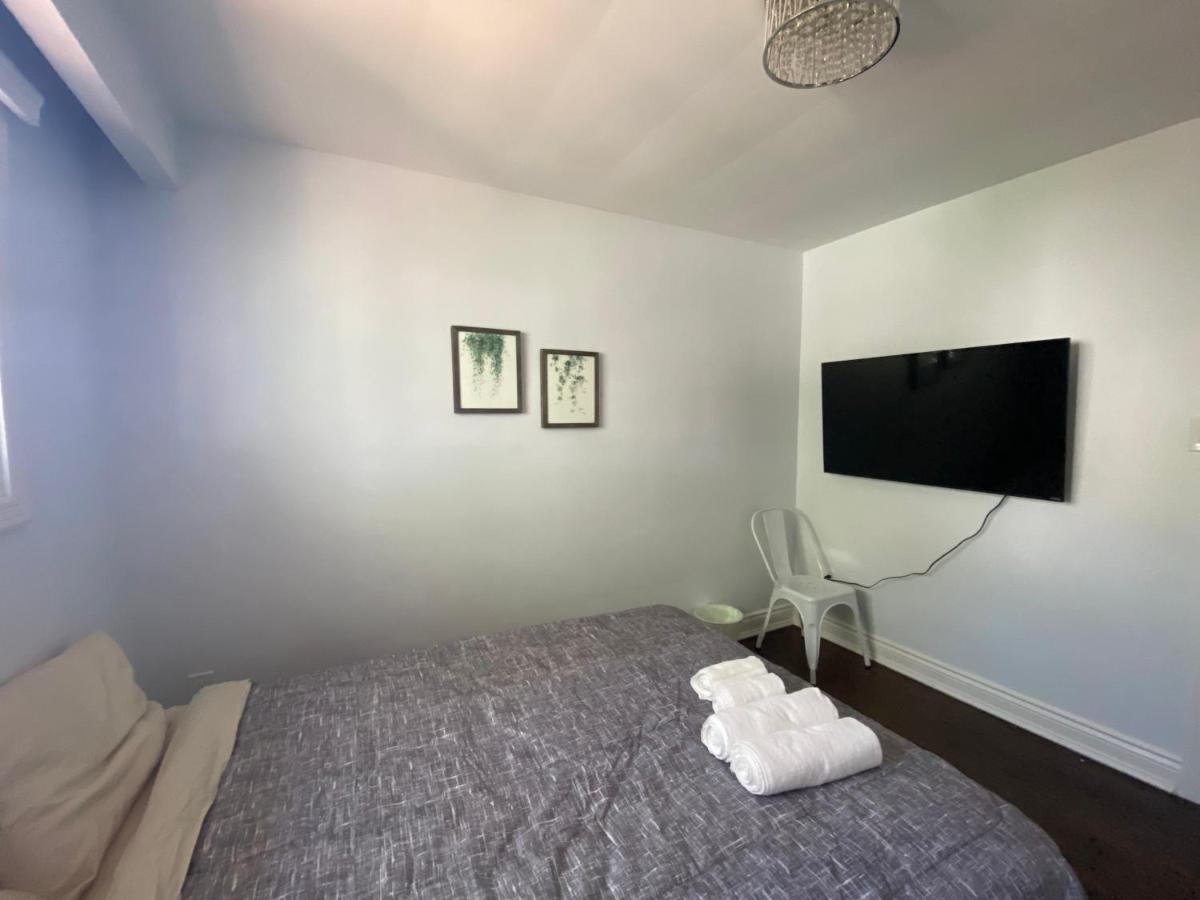 Yonge And Finch Subway !q Spacious & Quiet Private Bdr With Shared Bathroom *