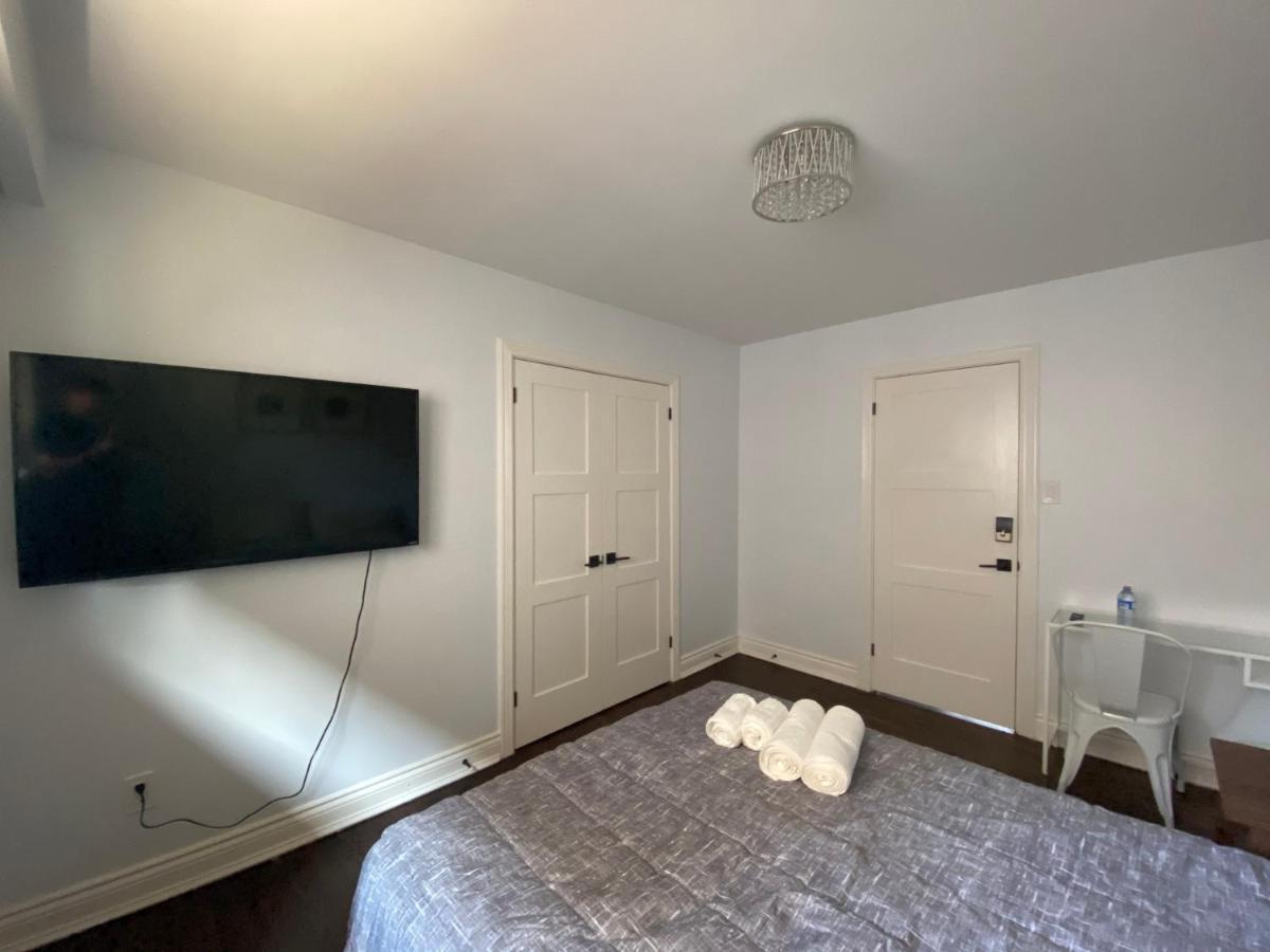 Yonge And Finch Subway !n Cozy & Modern Private Bdr With Shared Bathroom * Toronto