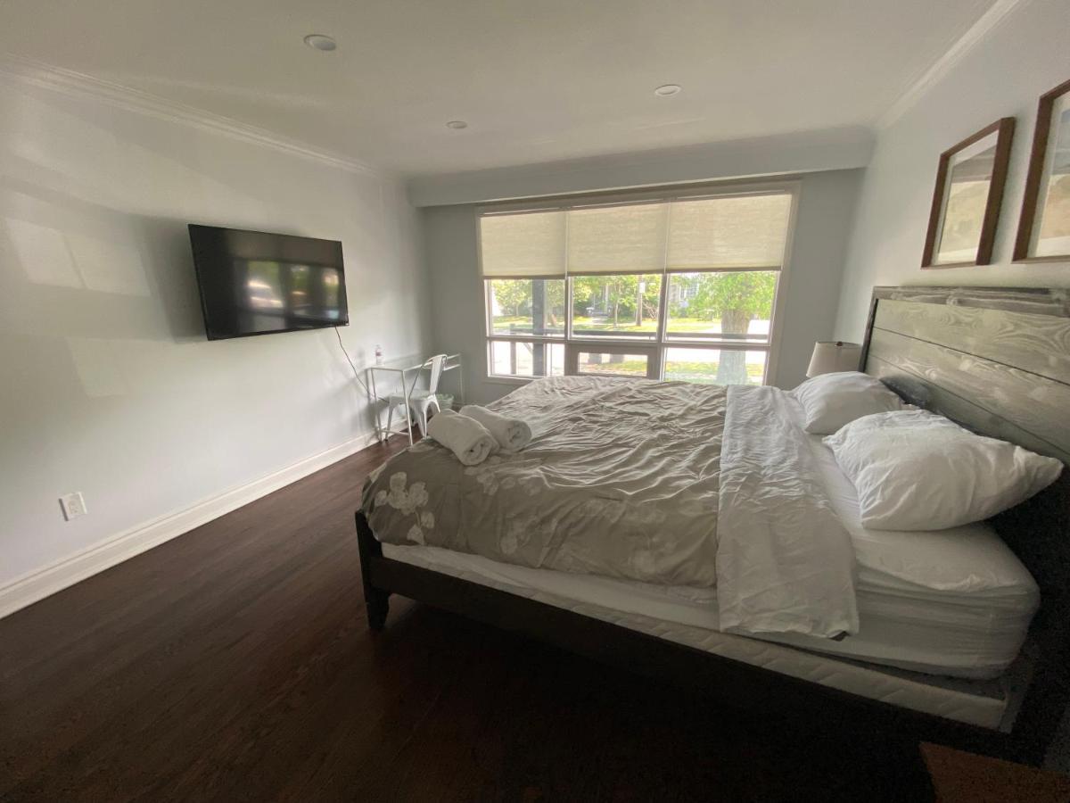 Yonge And Finch Subway !l Spacious & Bright Private Bedroom With Shared Amenties * Toronto