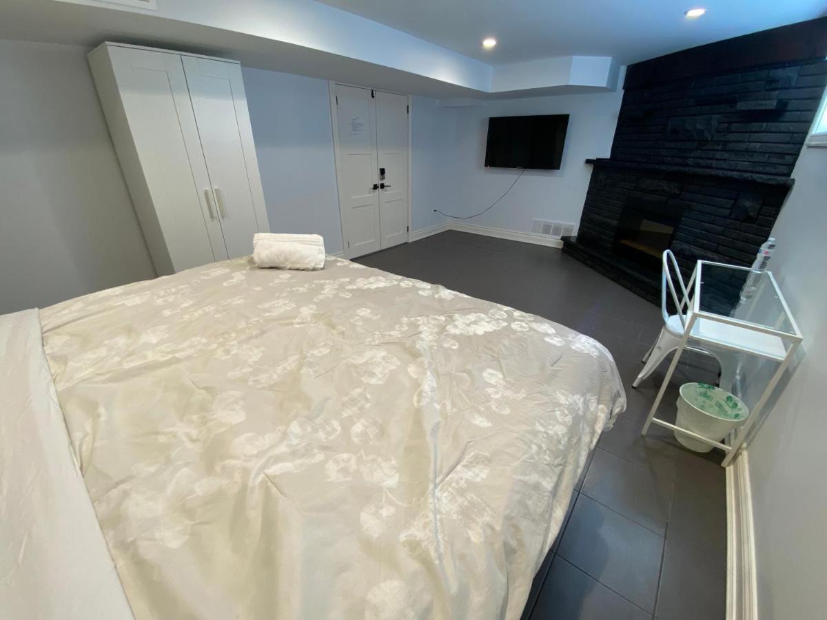 Homestay Yonge And Finch Subway !r Spacious & Stylish Prvt Bdr With Shared Bathroom *