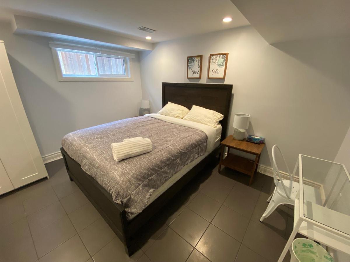 Homestay Yonge And Finch Subway !s Spacious And Modern Private Bd With Shared Bathroom Toronto