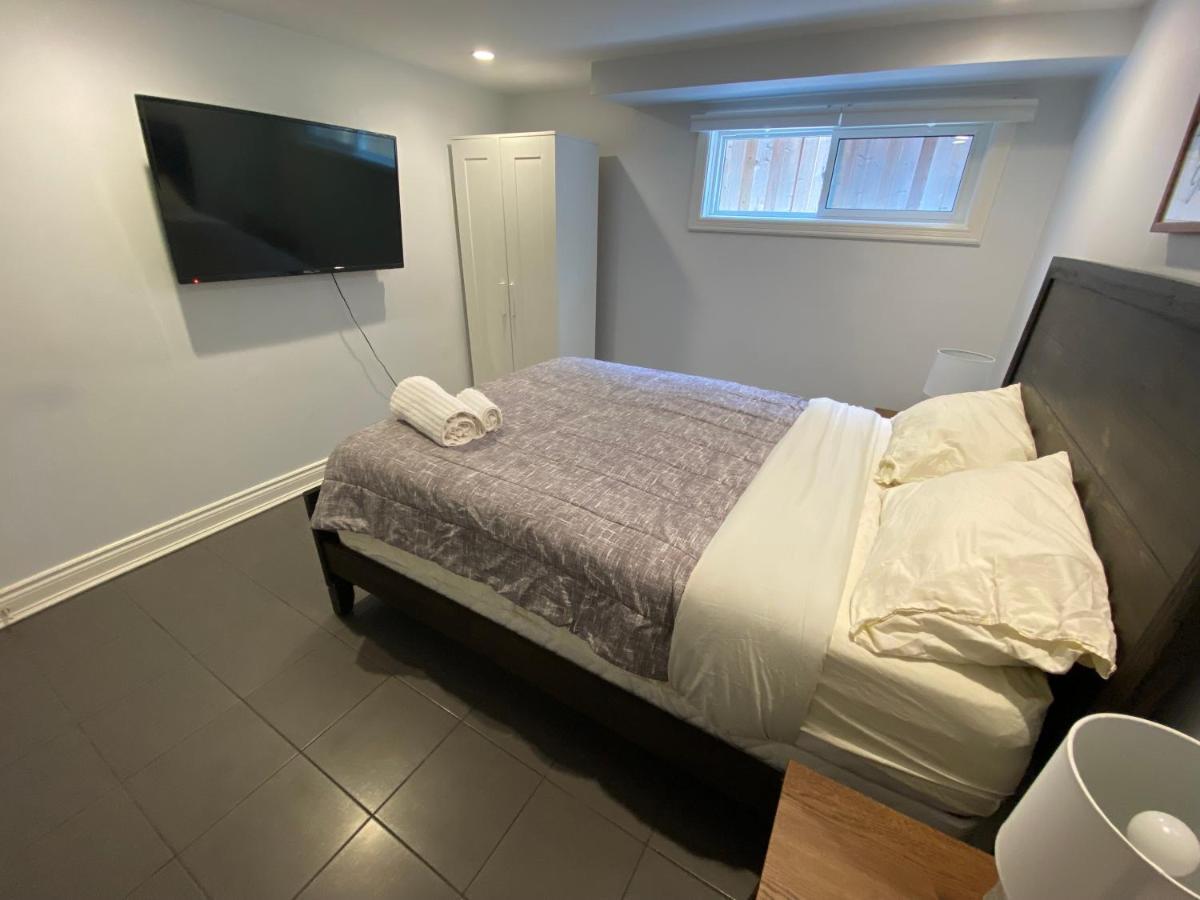 Yonge And Finch Subway !s Spacious And Modern Private Bd With Shared Bathroom