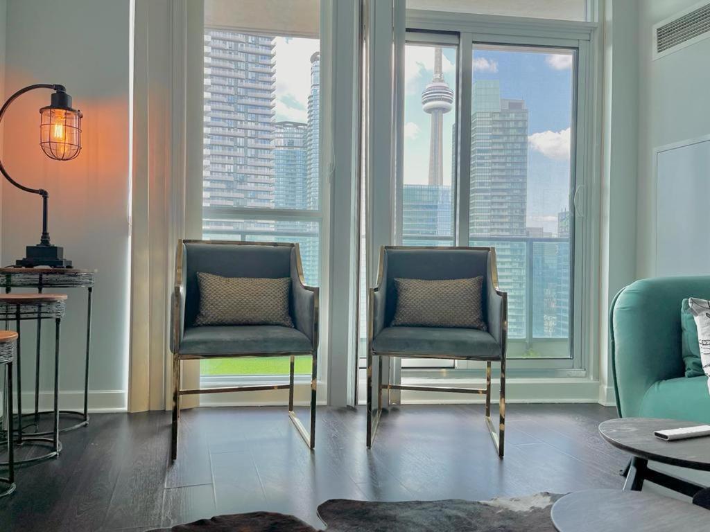 Breathtaking Cn Tower & Lakeview In Heart Of Dt Apartment Toronto