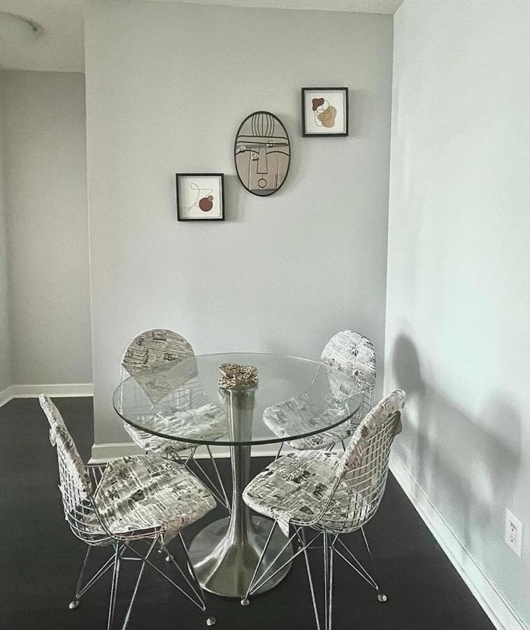Breathtaking Cn Tower & Lakeview In Heart Of Dt Apartment
