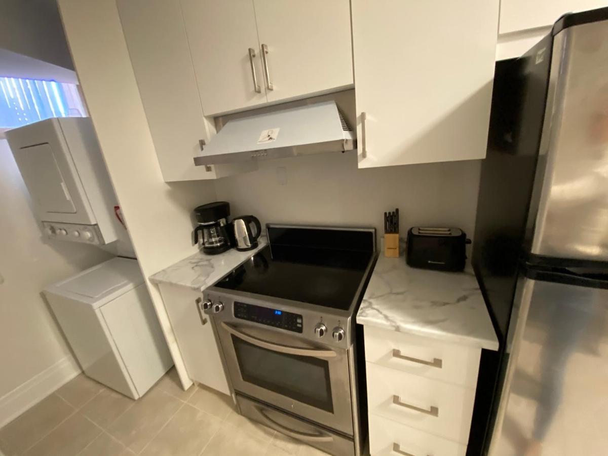 Homestay Yorkmills And Bayview !c Spacious Modern Private Bdr With Shared Bathroom *