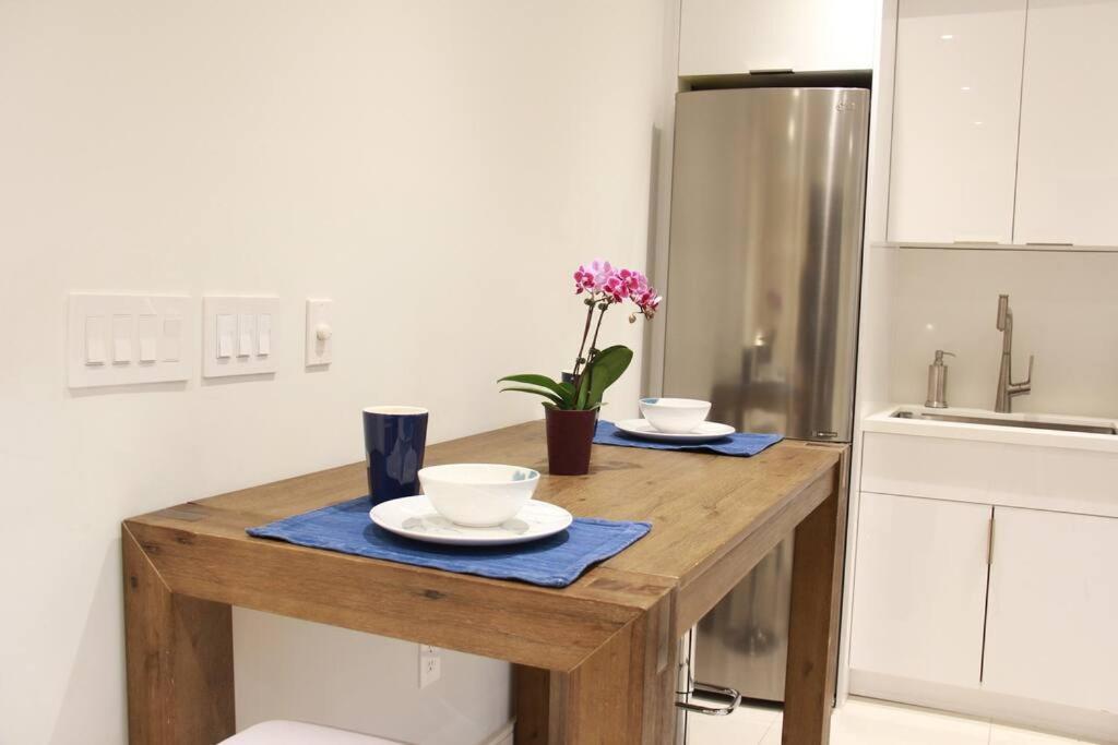 Modern Separate Lower Level 1 Bedroom Plus Parking Apartment Toronto