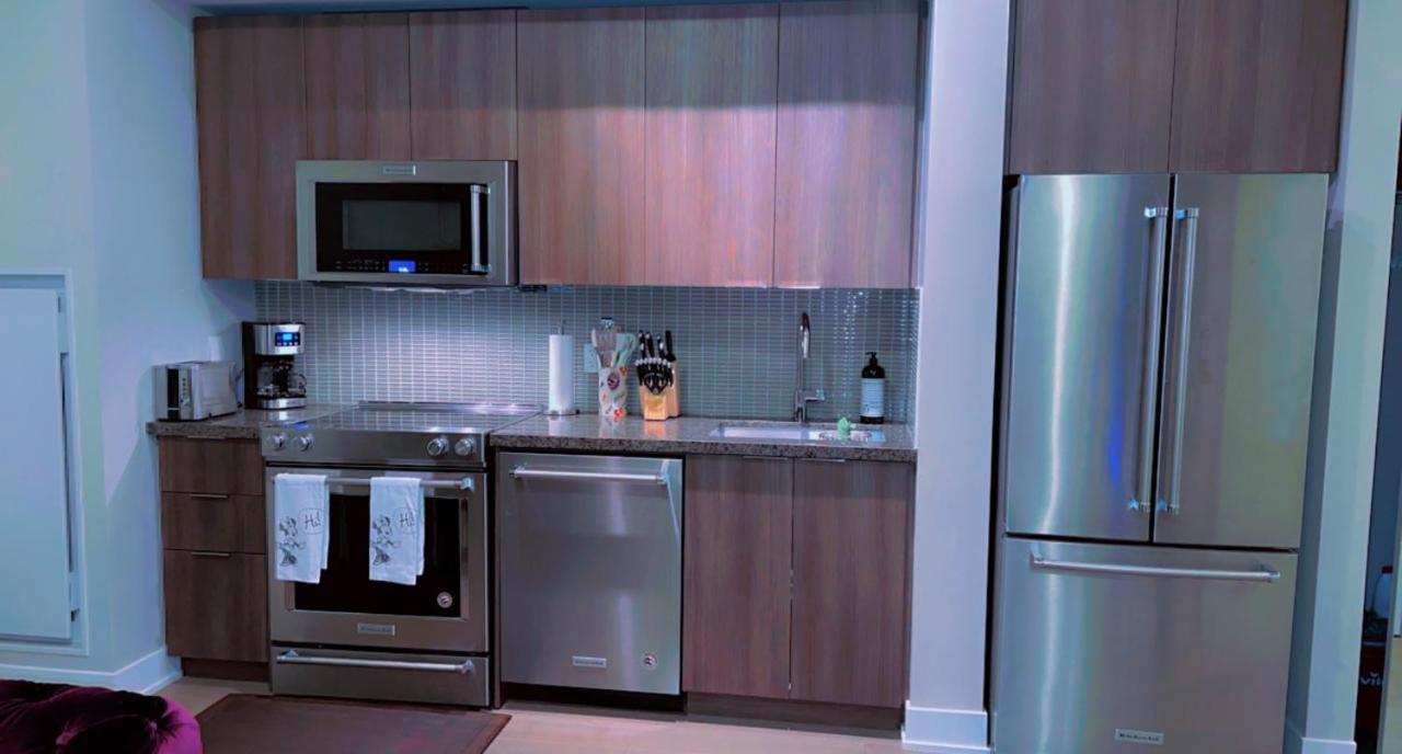 Luxury 2 Bedroom Apartment *