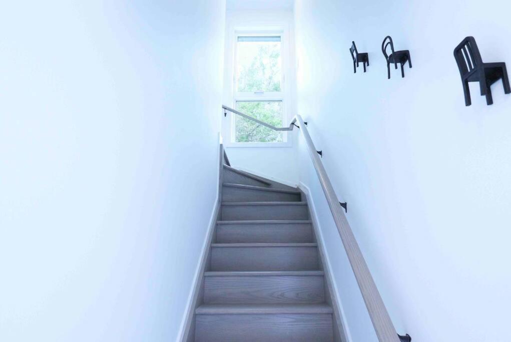 Cozy 1 Bedroom Laneway House Downtown Eastside Apartment