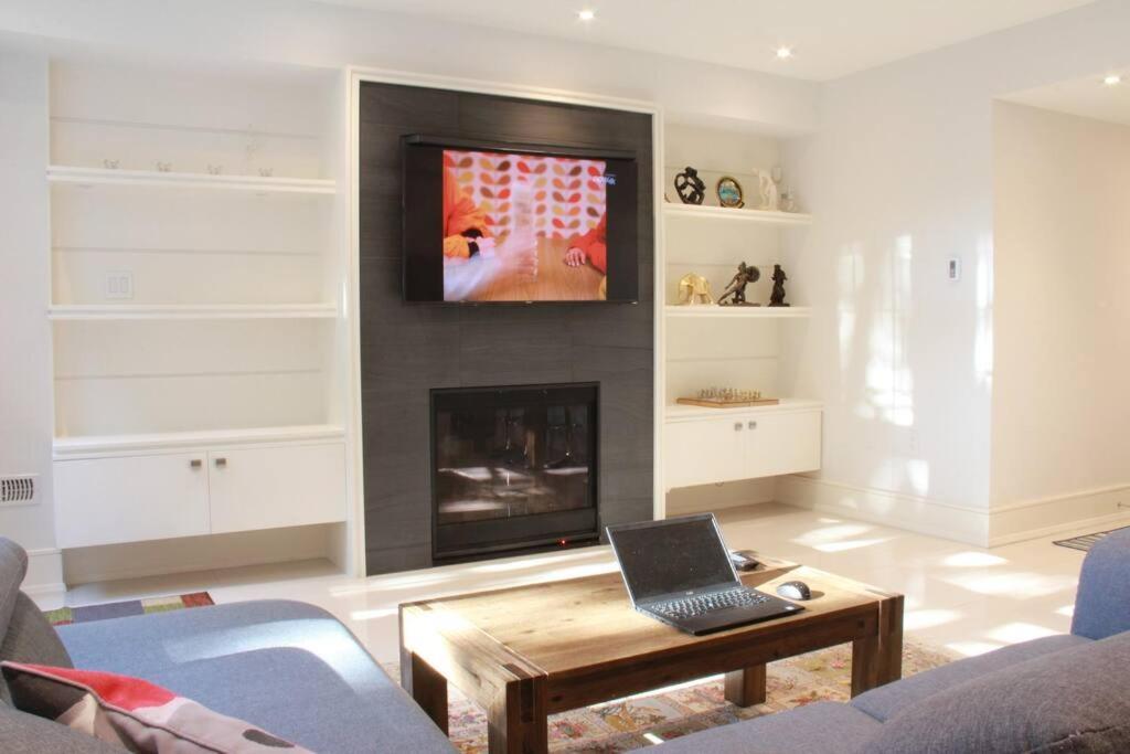 Modern Separate Lower Level 1 Bedroom Plus Parking Apartment Toronto