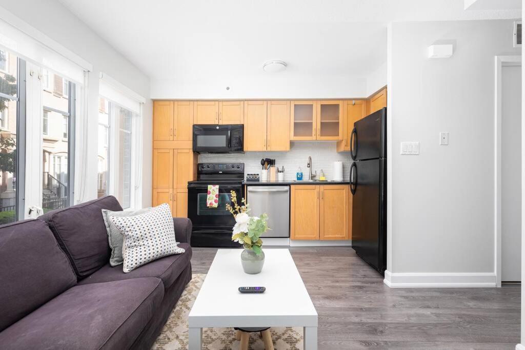 Apartment Very Cozy 1br Townhome By Lakeshore! *