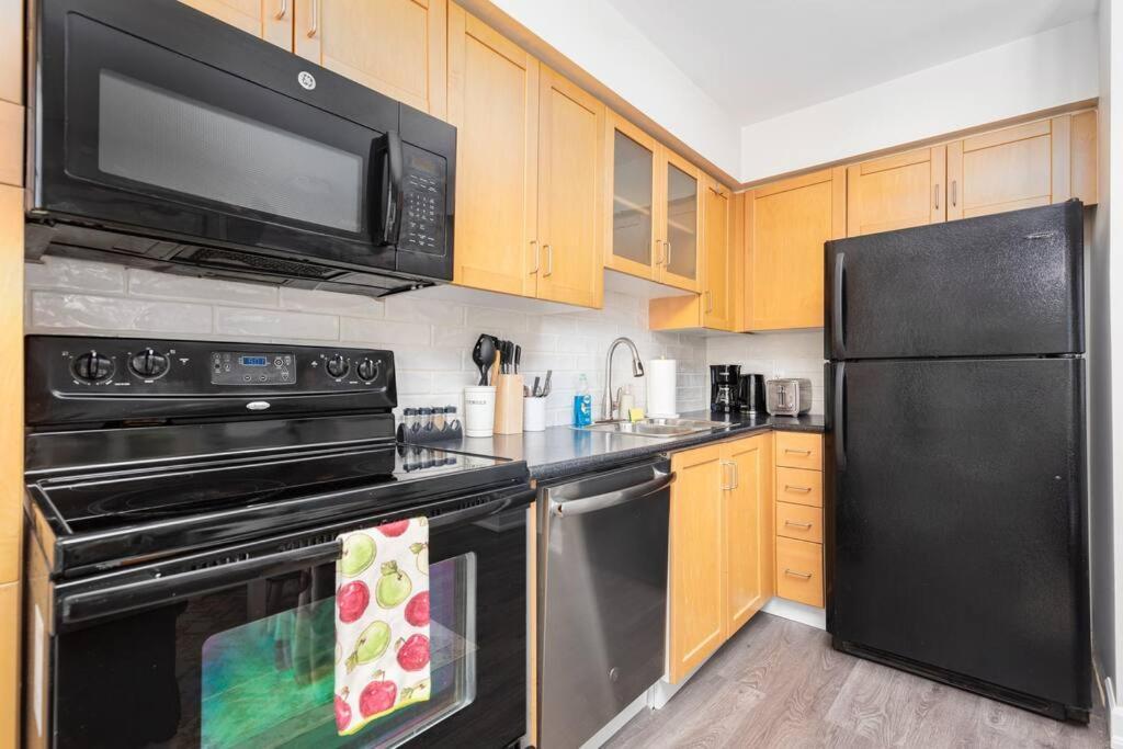 Apartment Very Cozy 1br Townhome By Lakeshore! *