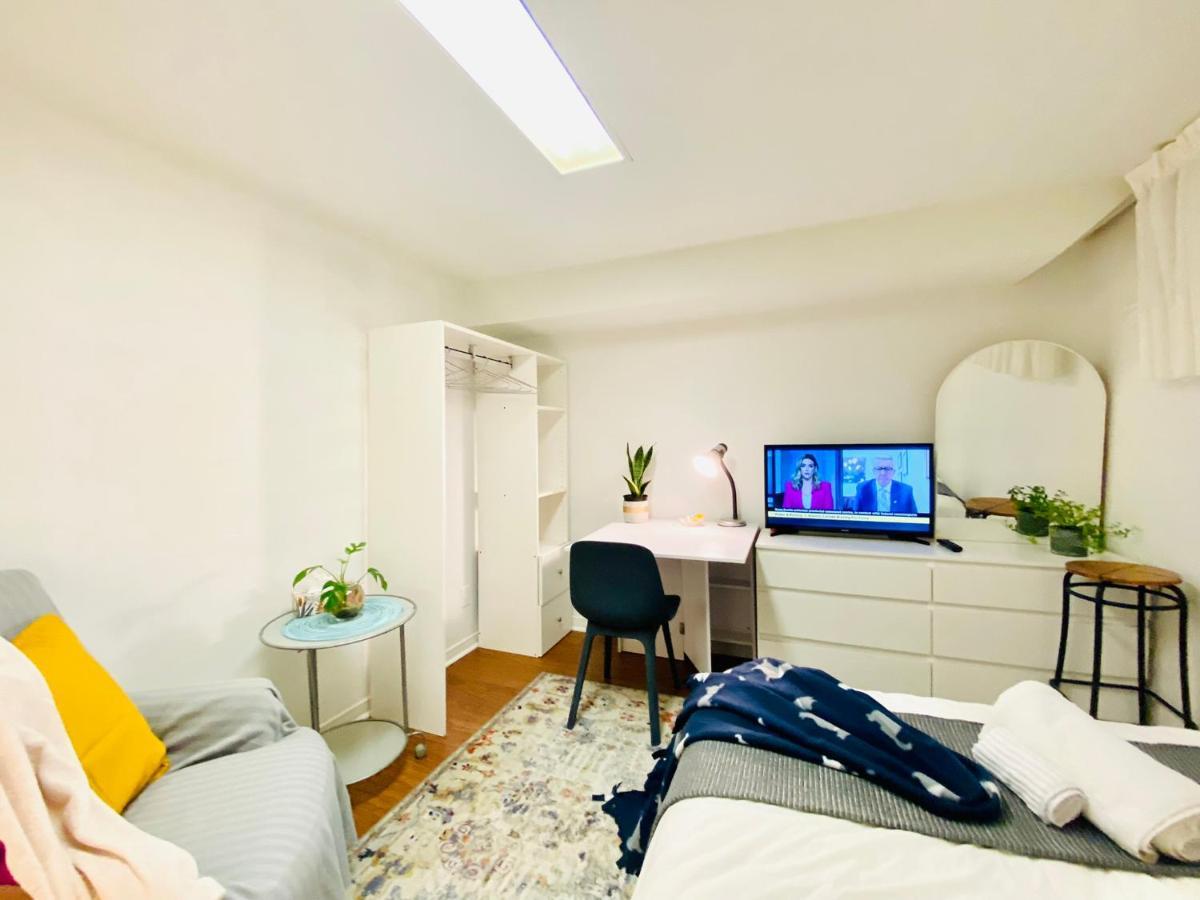 - Free Parking Bed & Breakfast